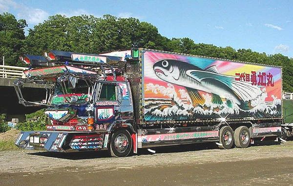 Pakistani Truck decked out in chrome and paint