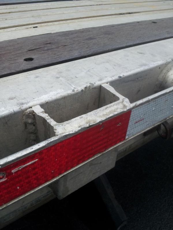 example of properly welded stake pocket on flatbed trailer