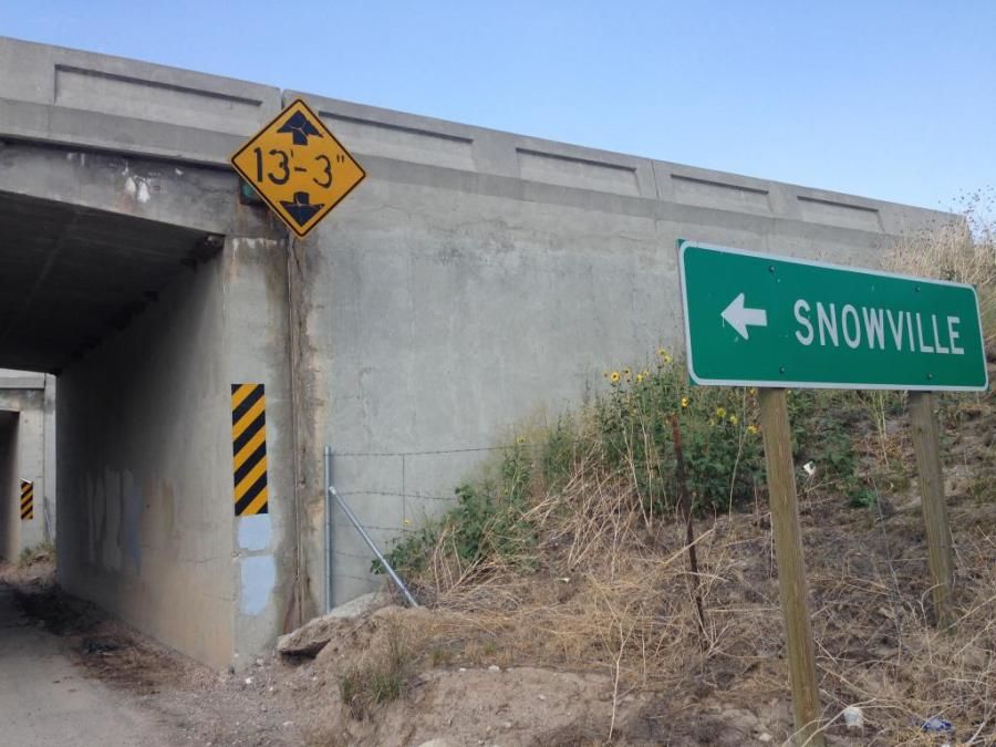 low overpass 13' 3'' sign snowville utah