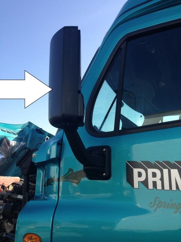 truck driver's pretrip inspection mirror check