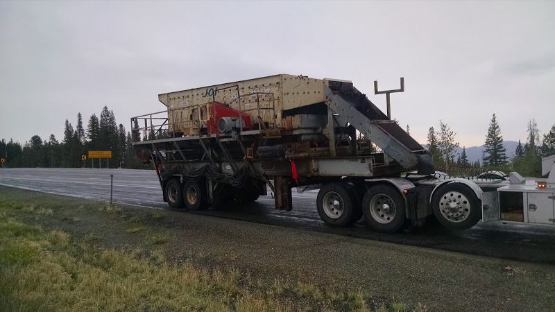 oversize shaker screen loaded on a flatbed trailer in Idaho